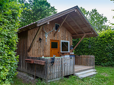 Log cabin campsite Salem